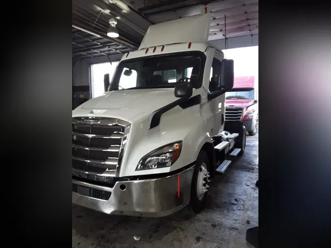 2020 FREIGHTLINER NEW CASCADIA 116c3a7f92f512ceb3357d80aa36c5b8e33