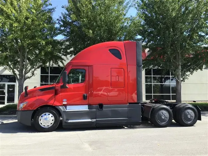 2021 FREIGHTLINER CA126