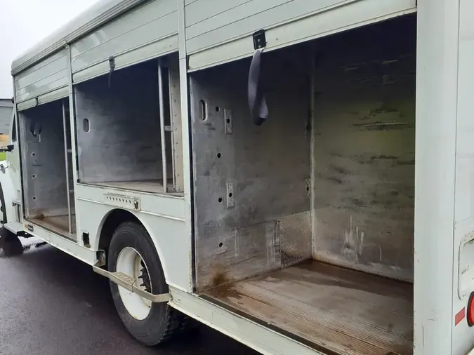 2017 FREIGHTLINER M2 106