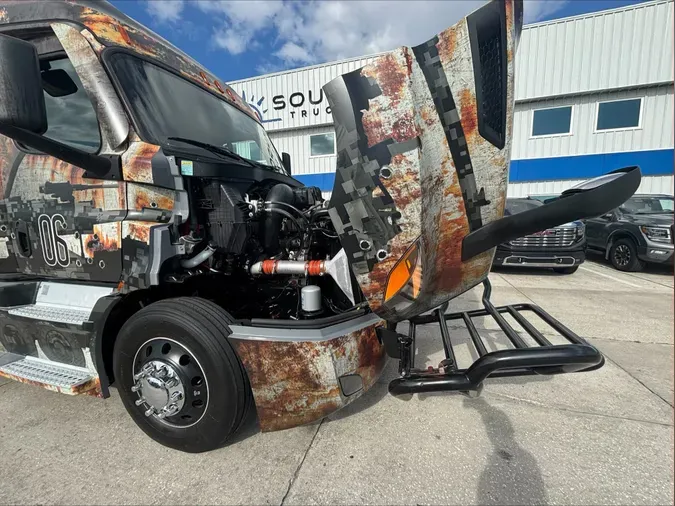 2023 Freightliner Cascadia 116