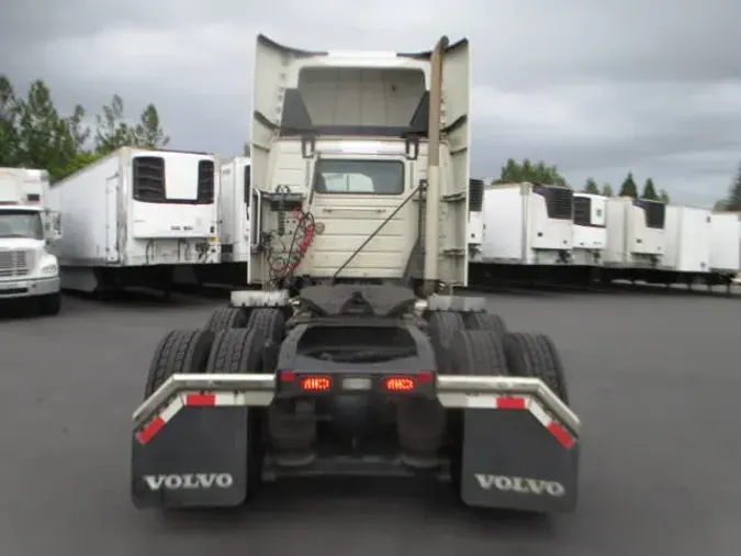 2017 VOLVO VNL64T