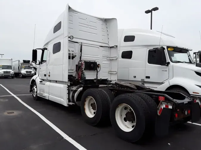 2020 VOLVO VNL64T-760