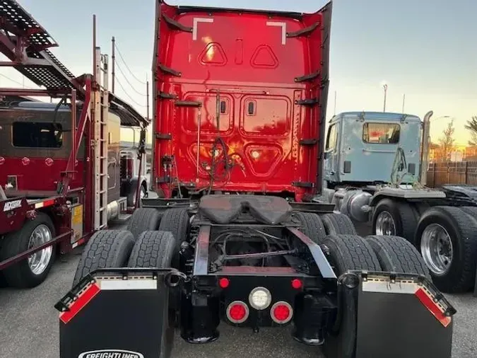 2021 Freightliner Cascadia