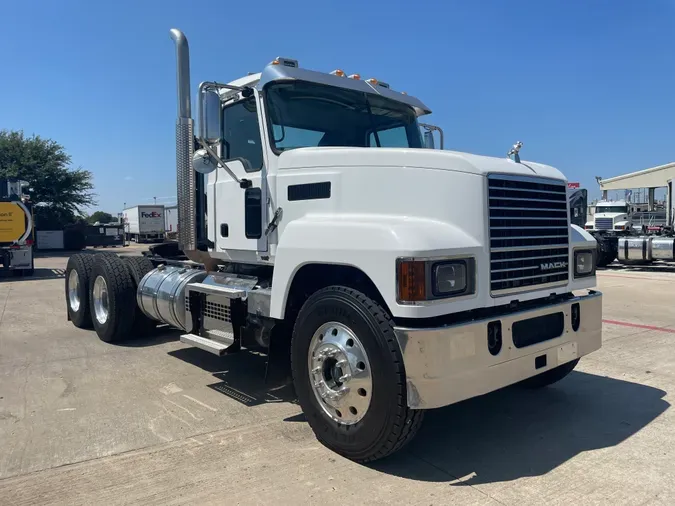 2020 MACK PI64T