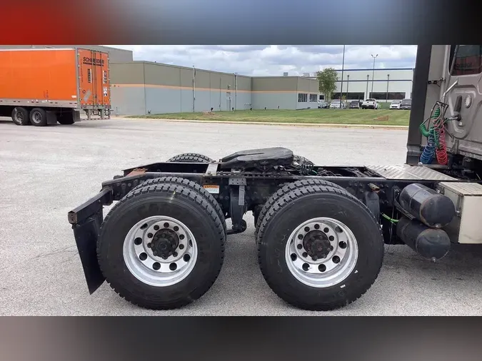 2020 Freightliner Cascadia 126
