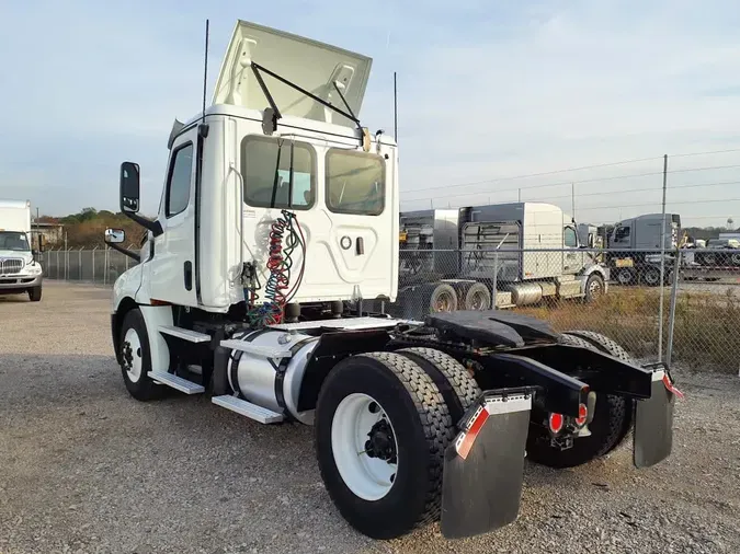 2019 FREIGHTLINER/MERCEDES NEW CASCADIA 126c3be2ec69d3d5c81cd72590b4982d952