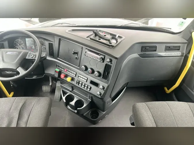 2023 Freightliner Cascadia 126