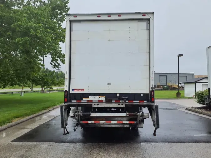 2018 FREIGHTLINER M2 106