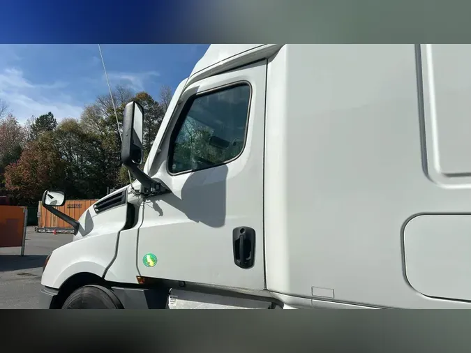 2022 Freightliner Cascadia 126c3bf8c5cf26420ca6ac7bebdf880688a