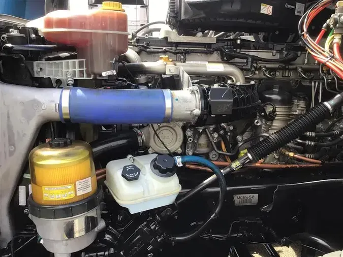2021 FREIGHTLINER CA126