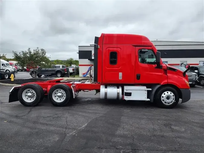 2021 FREIGHTLINER CA116