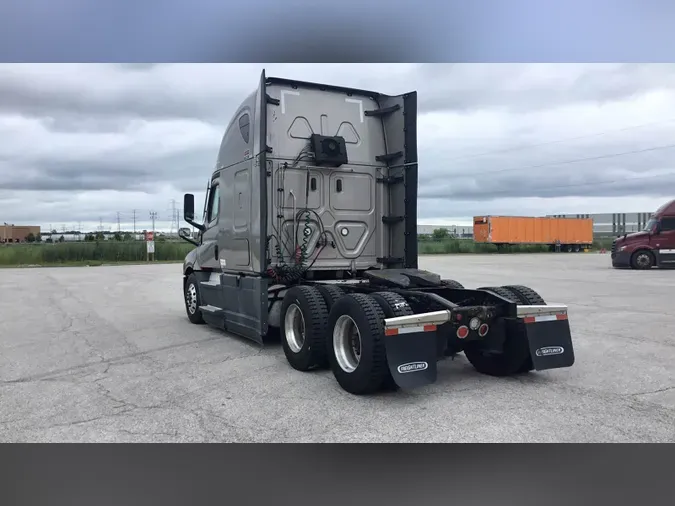 2022 Freightliner Cascadia 126