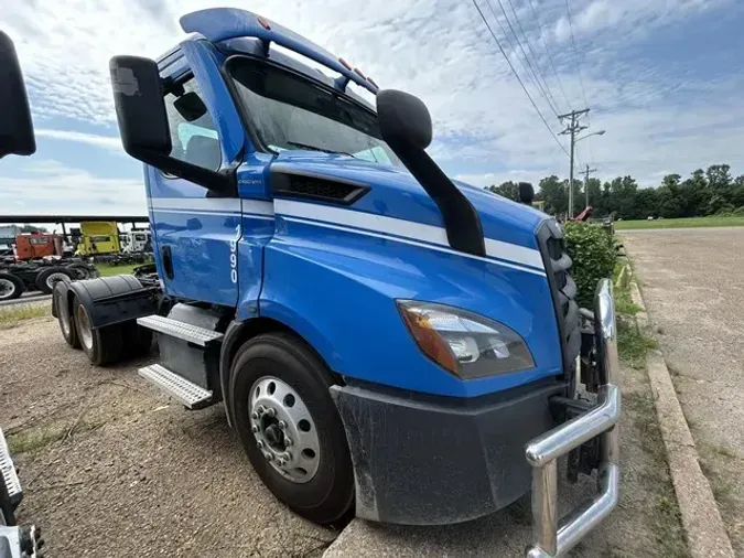 2020 FREIGHTLINER CASCADIA 116