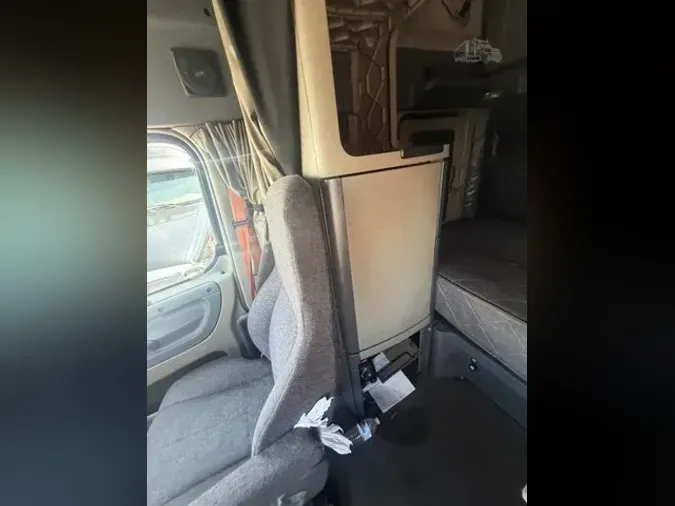 2017 FREIGHTLINER CASCADIA 125