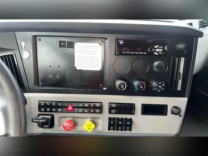 2021 FREIGHTLINER CA126
