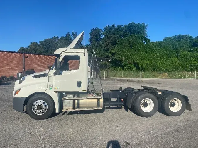 2019 Freightliner T12664ST