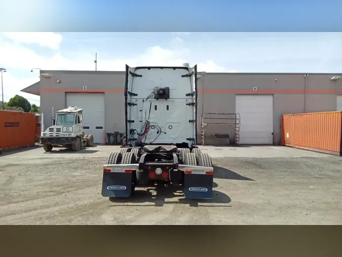 2023 Freightliner Cascadia 126c3d14ab5d70ef328d60df17612b0df51