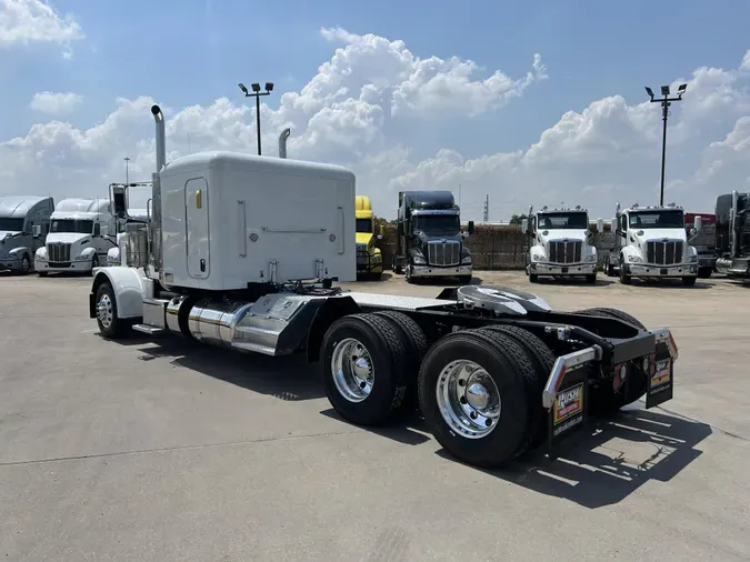 2023 Peterbilt 389