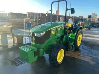 2017 John Deere 5090GN