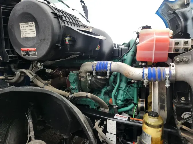 2021 VOLVO VNL64T760c3d3ea189f5f47bdc95c95ac23d7f984