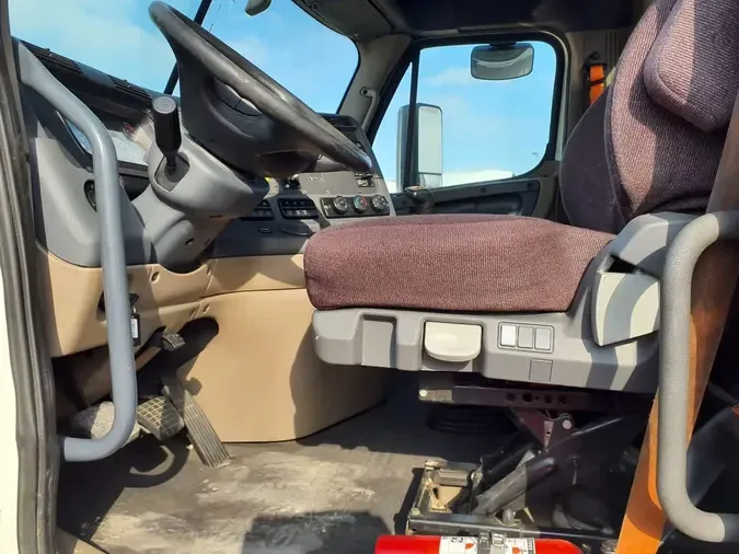 2020 FREIGHTLINER/MERCEDES CASCADIA 125