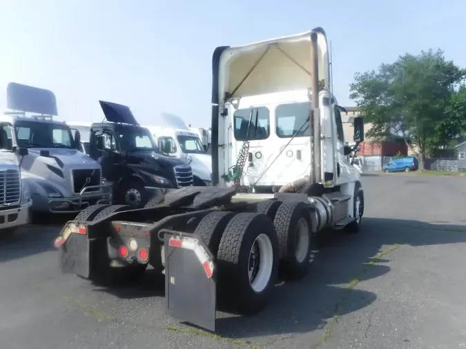 2020 FREIGHTLINER CASCADIA 125