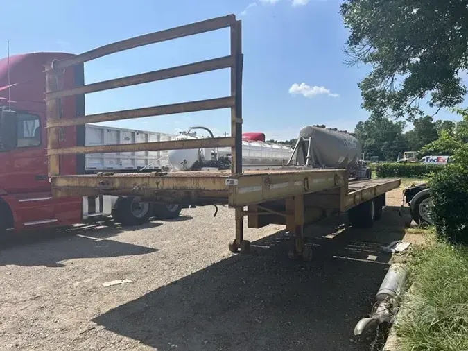 2000 LOADCRAFT 25 TON TILT