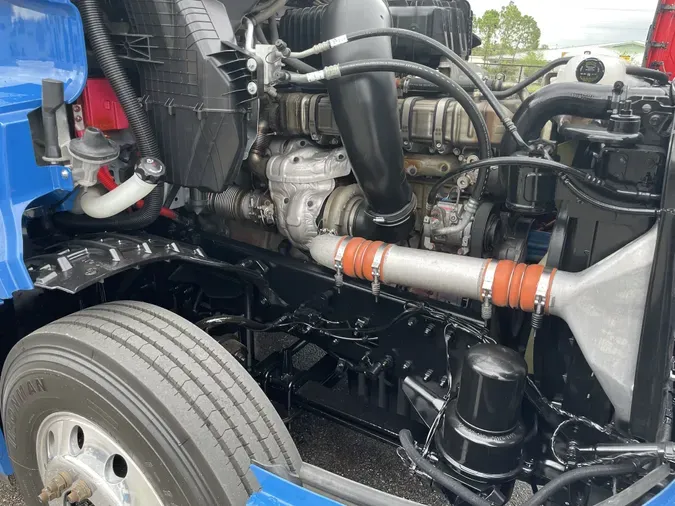 2020 Freightliner Cascadia 126