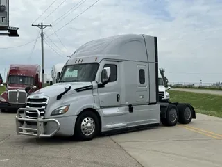 2021 FREIGHTLINER Cascadia 126