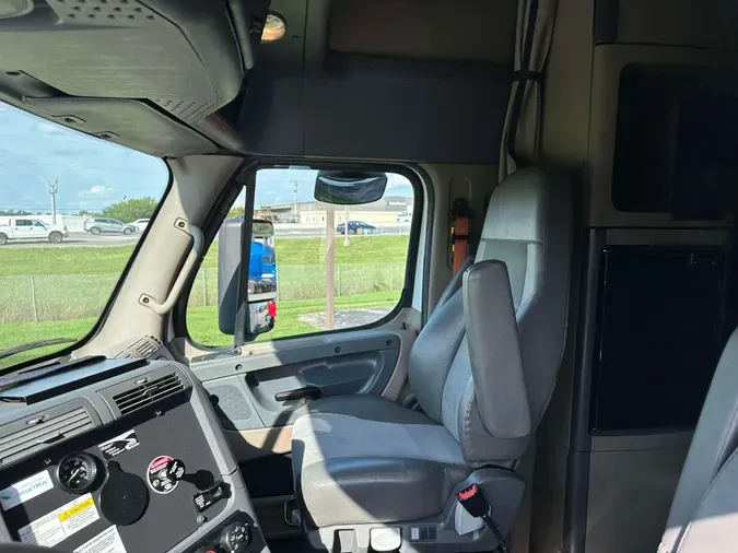 2019 FREIGHTLINER CASCADIA