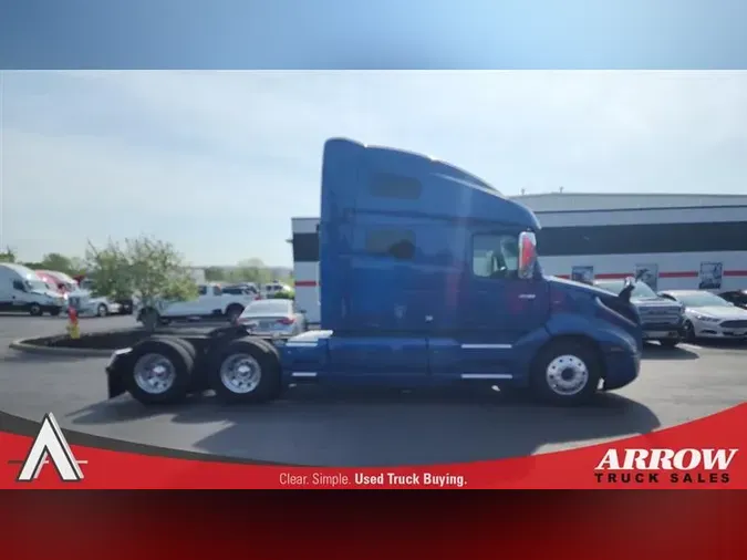2023 VOLVO VNL760