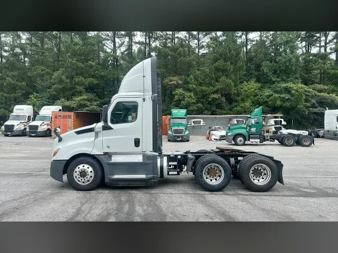 2020 Freightliner Cascadia 126c3e2f6d97472e0fbd682b621b4676966