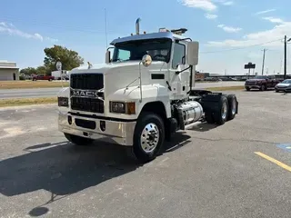 2025 MACK PI64T