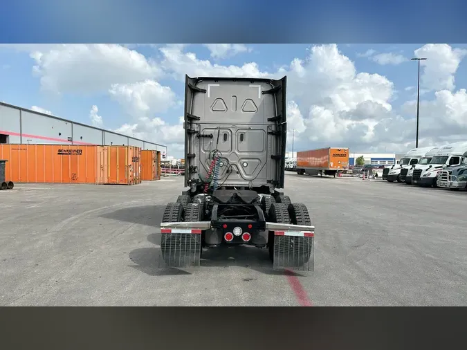 2023 Freightliner Cascadia