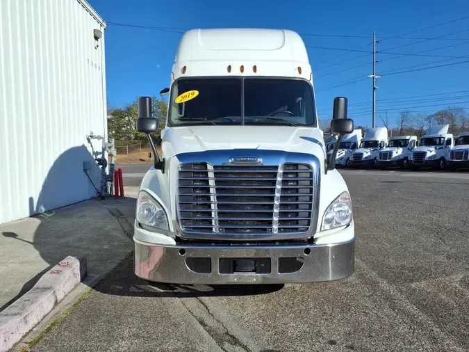 2019 FREIGHTLINER/MERCEDES CASCADIA 125