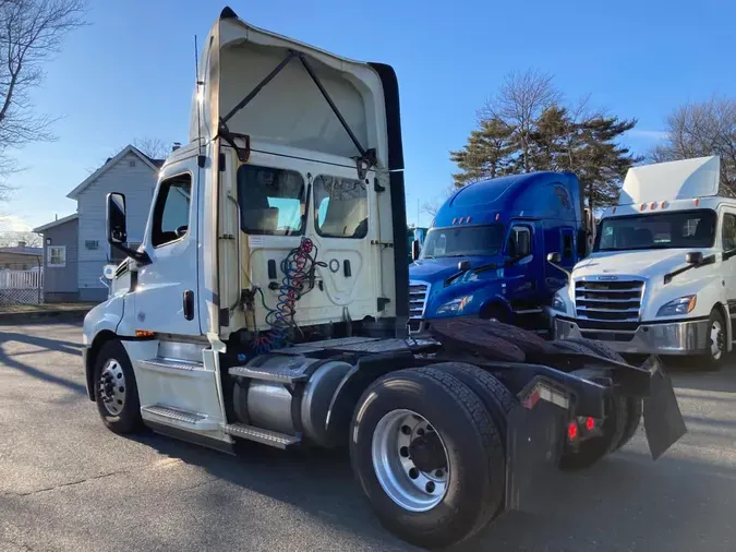 2020 FREIGHTLINER/MERCEDES NEW CASCADIA 126