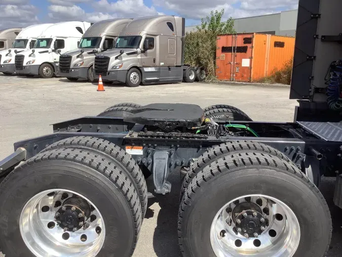 2022 Freightliner Cascadia 126
