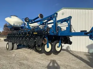 2019 Kinze 3700