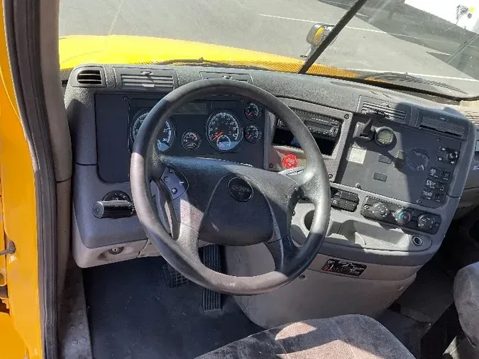 2016 FREIGHTLINER X12564ST