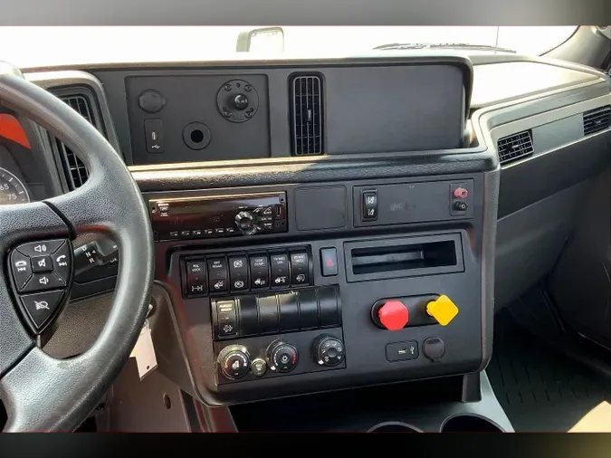 2019 INT LT625 6x4