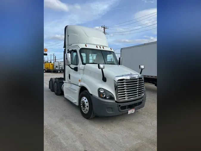 2019 FREIGHTLINER/MERCEDES CASCADIA 125