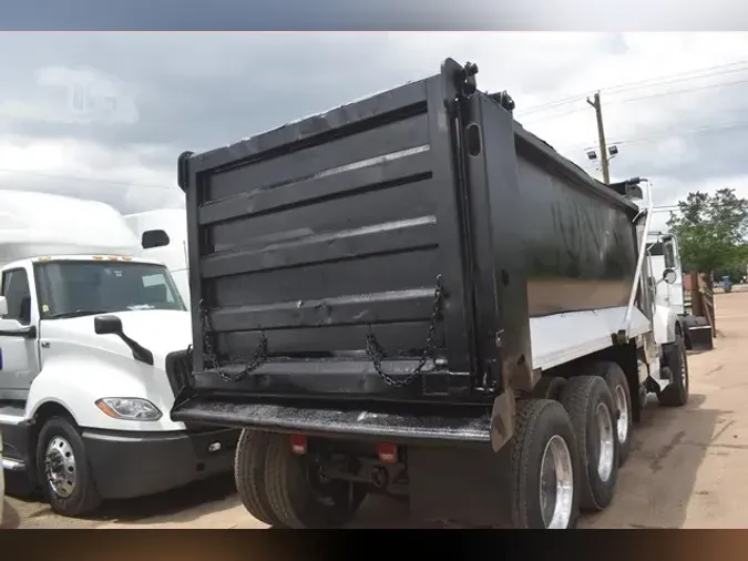 2013 MACK GRANITE GU713