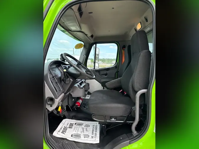 2020 FREIGHTLINER/MERCEDES M2 106c3f8bb9f320bc5ff9cb9b45a95e4e2a0