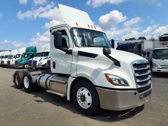 2019 FREIGHTLINER NEW CASCADIA PX12664