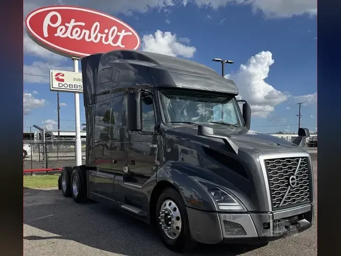 2023 VOLVO VNL64T760c3fd493ed2fb0f54d947607d5b171ab8