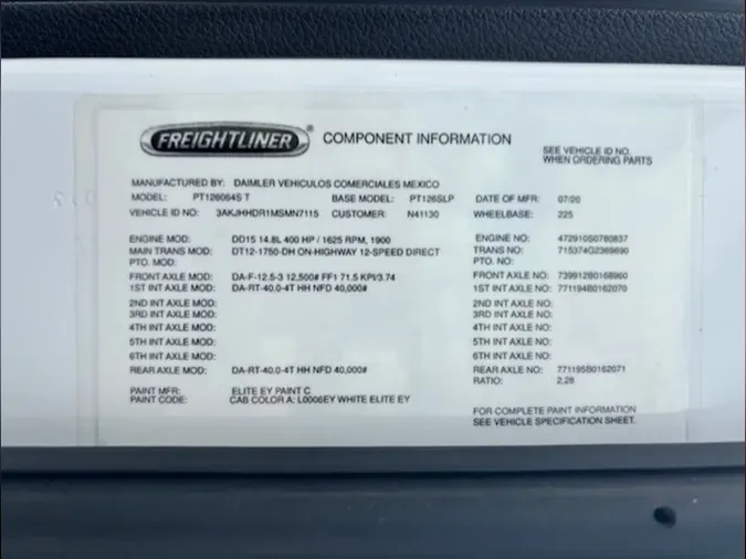 2021 Freightliner Cascadia 126