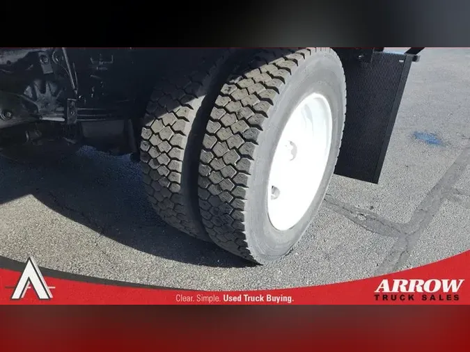 2019 HINO 195