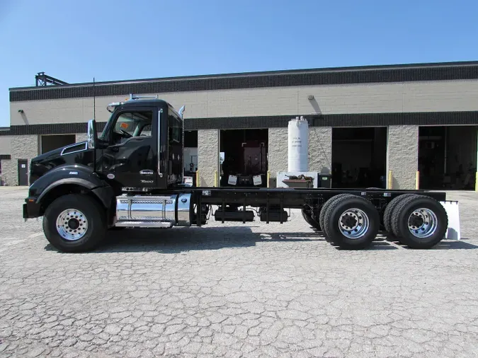 2025 Kenworth T880 Short Hood