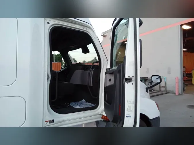 2021 Freightliner Cascadia 126c4083c7504147a7f68b84831935e20e3
