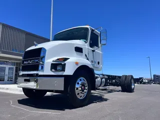 2025 MACK MD74